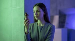 Indiva System avis : mon verdict sans filtre (2026) 5 thoughtful examination in bicolor light 3